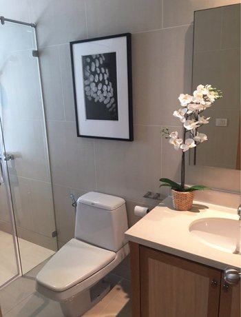 The Emporio Place Sukhumvit 24 (ดิ เอ็มโพริโอ เพลส สุขุมวิท 24)