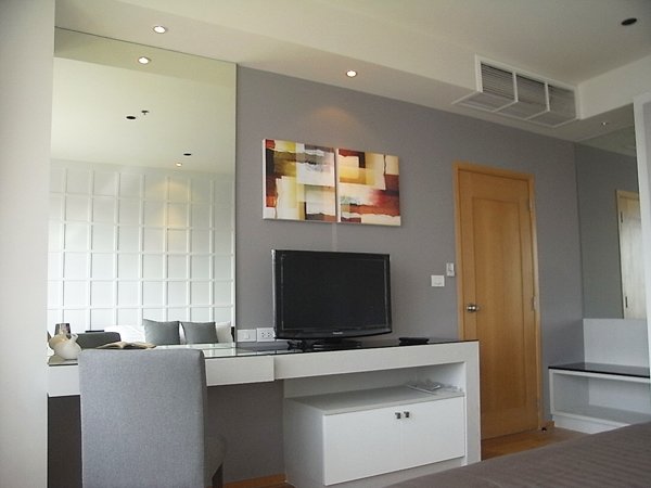The Emporio Place Sukhumvit 24 (ดิ เอ็มโพริโอ เพลส สุขุมวิท 24)