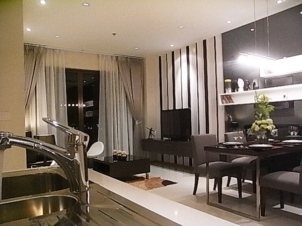 The Emporio Place Sukhumvit 24 (ดิ เอ็มโพริโอ เพลส สุขุมวิท 24)