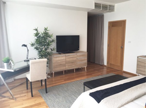 The Emporio Place Sukhumvit 24 (ดิ เอ็มโพริโอ เพลส สุขุมวิท 24)