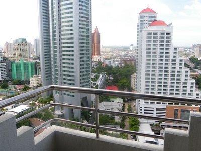 Lake Avenue Sukhumvit 16 (เลค อเวนิว สุขุมวิท 16)