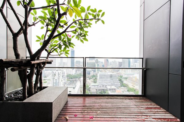 The Met Sathorn (เดอะเม็ท สาทร)