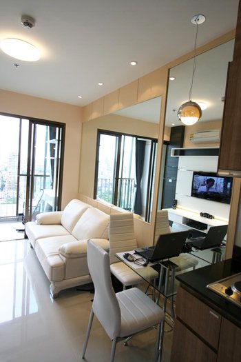 Ideo Sathorn-Taksin (ไอดีโอ สาทร-ตากสิน)